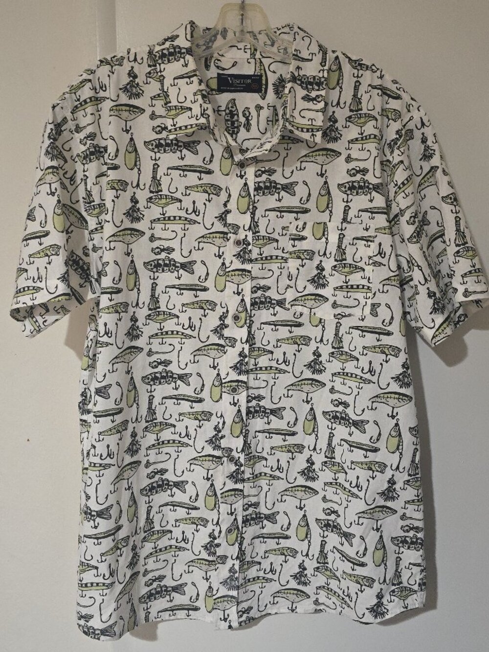 Visitor Premium Fishing Lure Print Button Up Shirt Men's XL Short Sleeve Camp